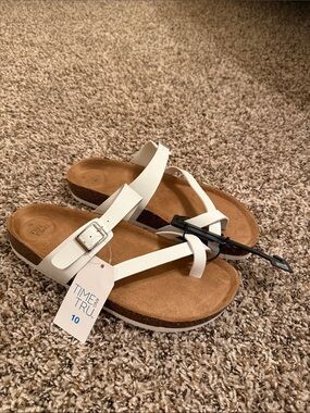 Time and Tru White Women's Buckle Toe-Loop Sandals